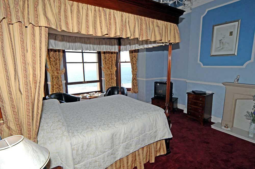 No: 1 The Esplanade Guest Accommodation. Тенби Экстерьер фото